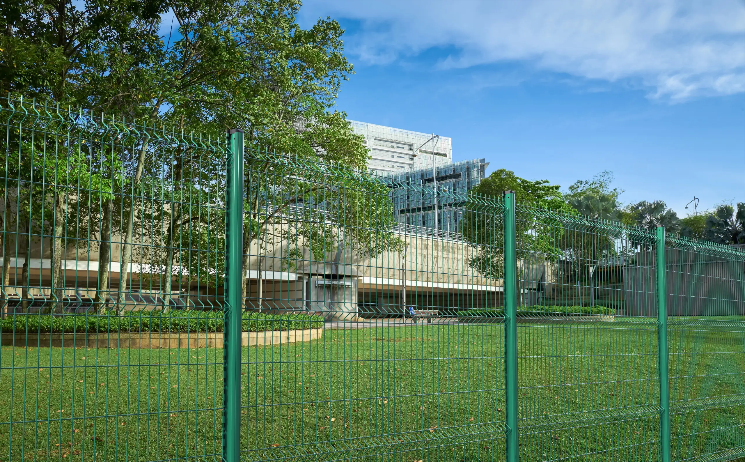 ITH post: efficient, strong and clip-free installation